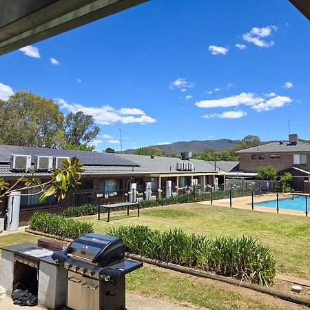 Tumut Valley Motel Pet Friendly Kültér fotó