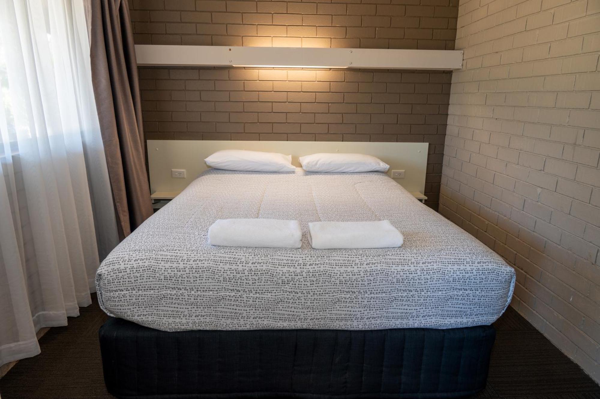Tumut Valley Motel Pet Friendly Kültér fotó