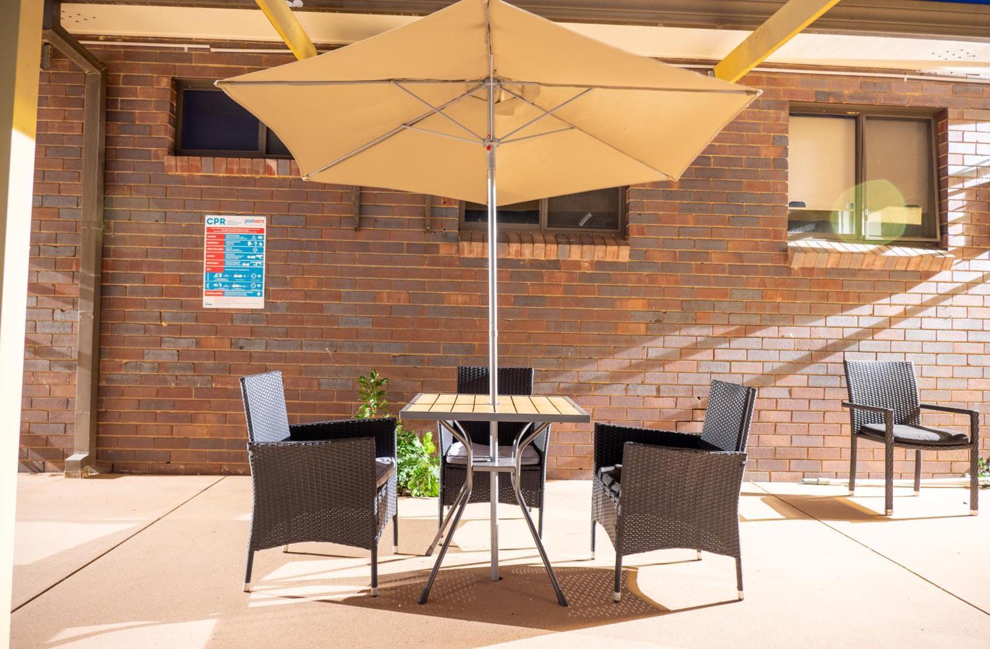 Tumut Valley Motel Pet Friendly Kültér fotó