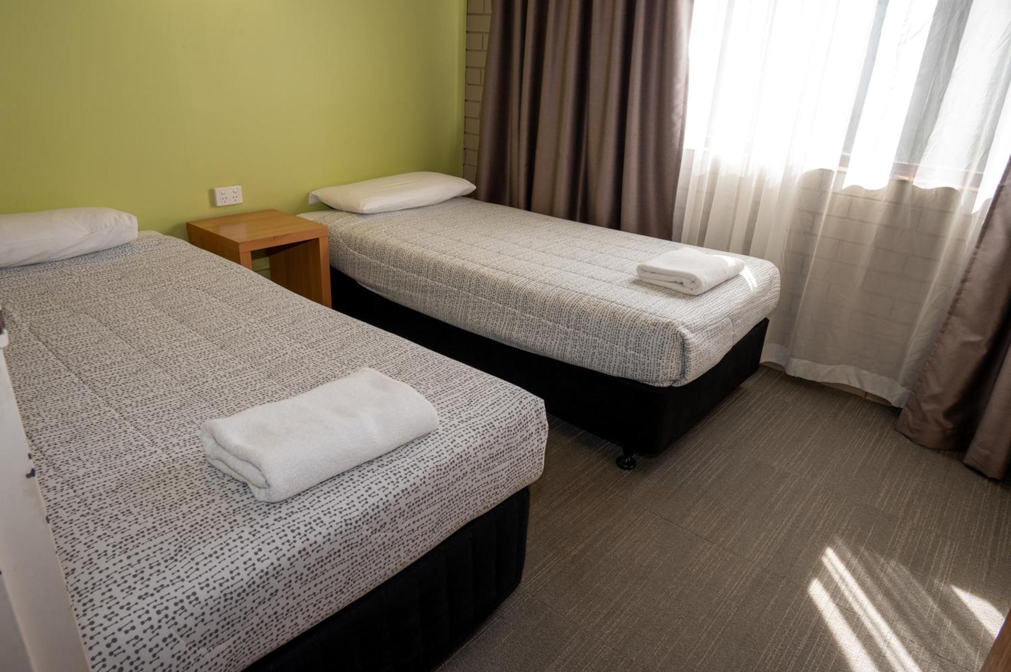 Tumut Valley Motel Pet Friendly Kültér fotó