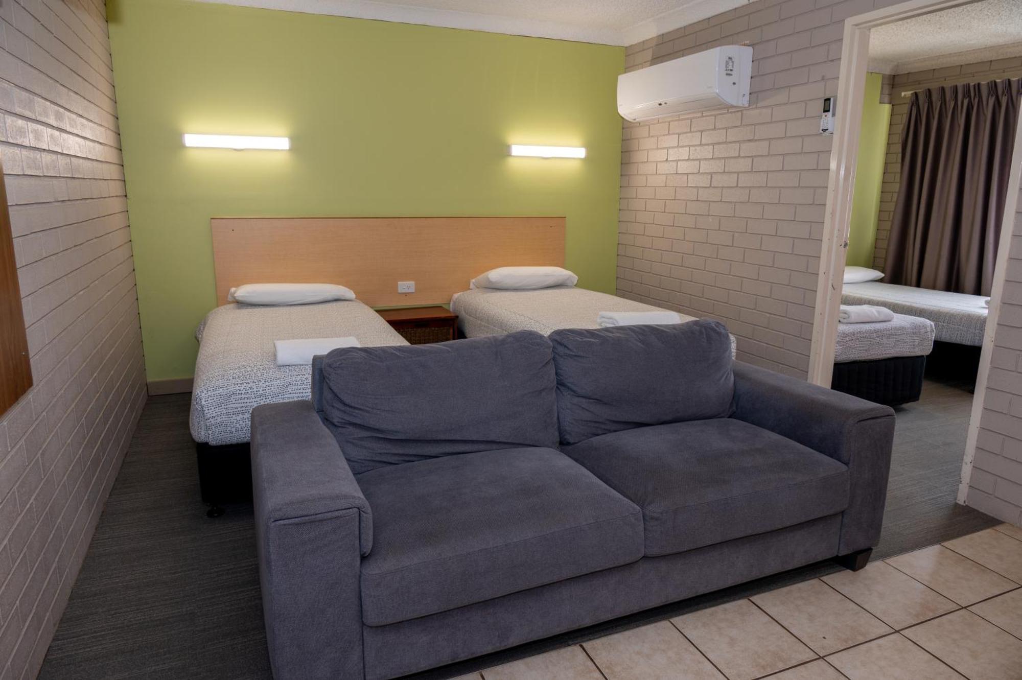 Tumut Valley Motel Pet Friendly Kültér fotó