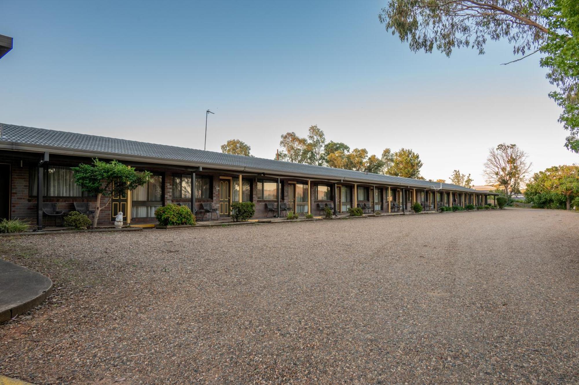 Tumut Valley Motel Pet Friendly Kültér fotó