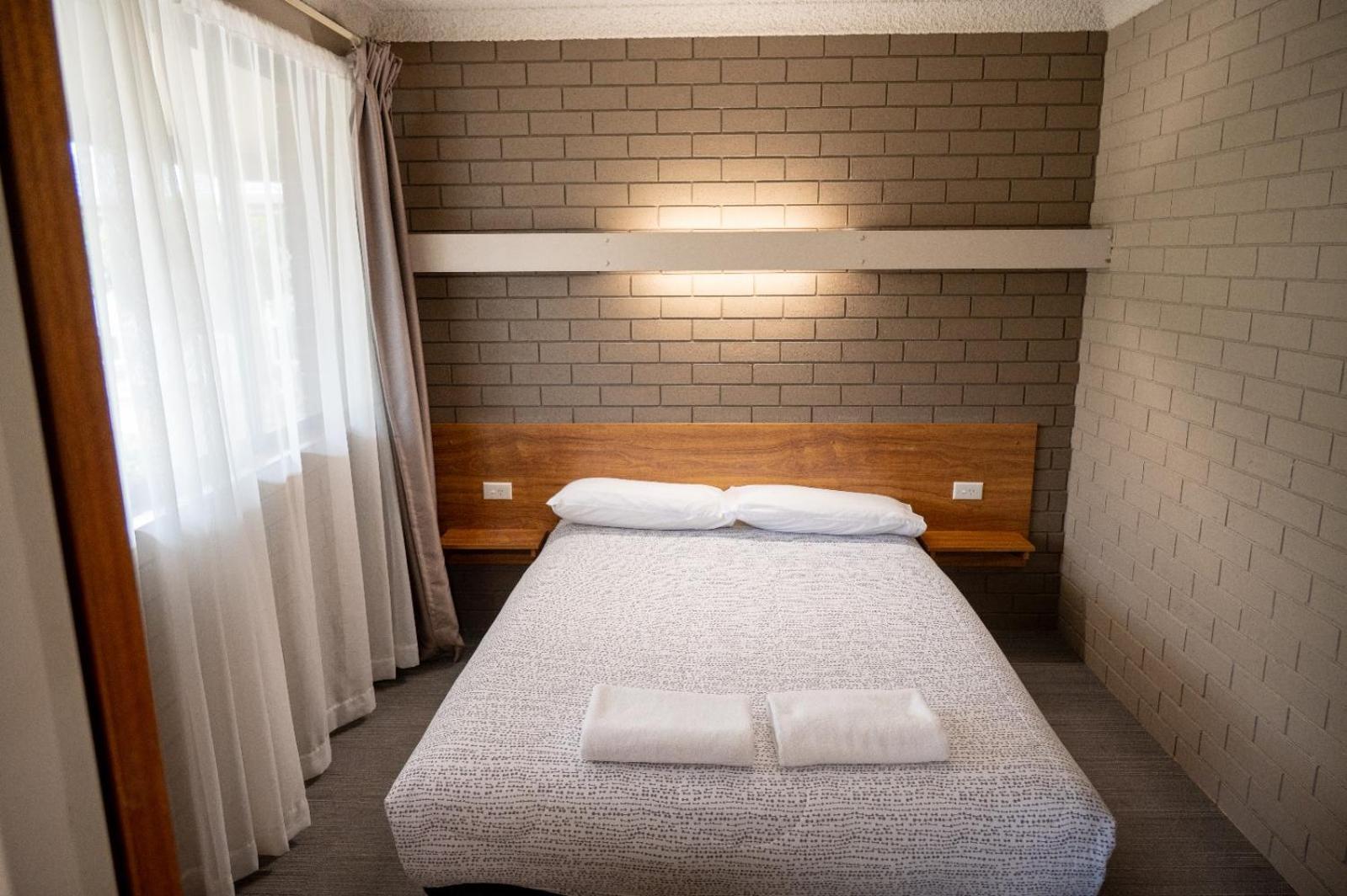 Tumut Valley Motel Pet Friendly Kültér fotó