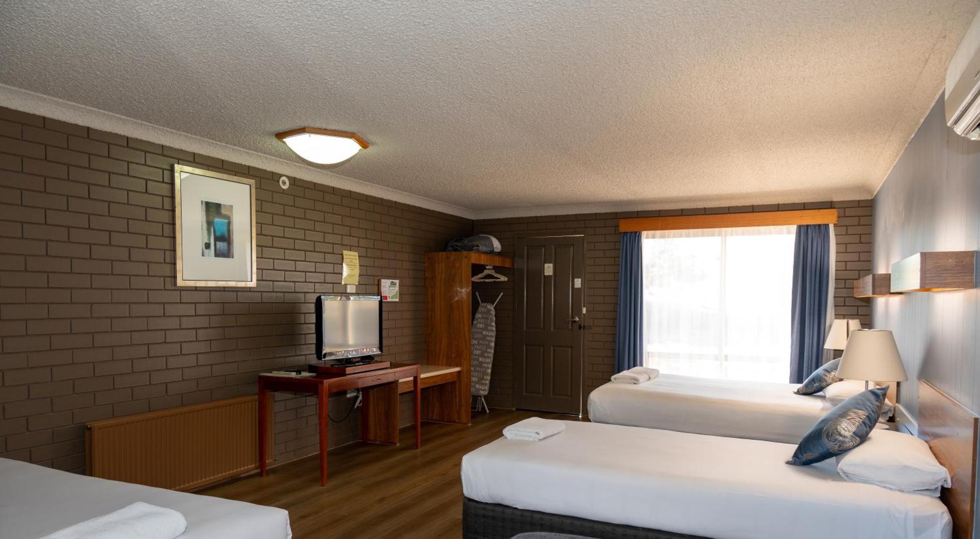 Tumut Valley Motel Pet Friendly Kültér fotó