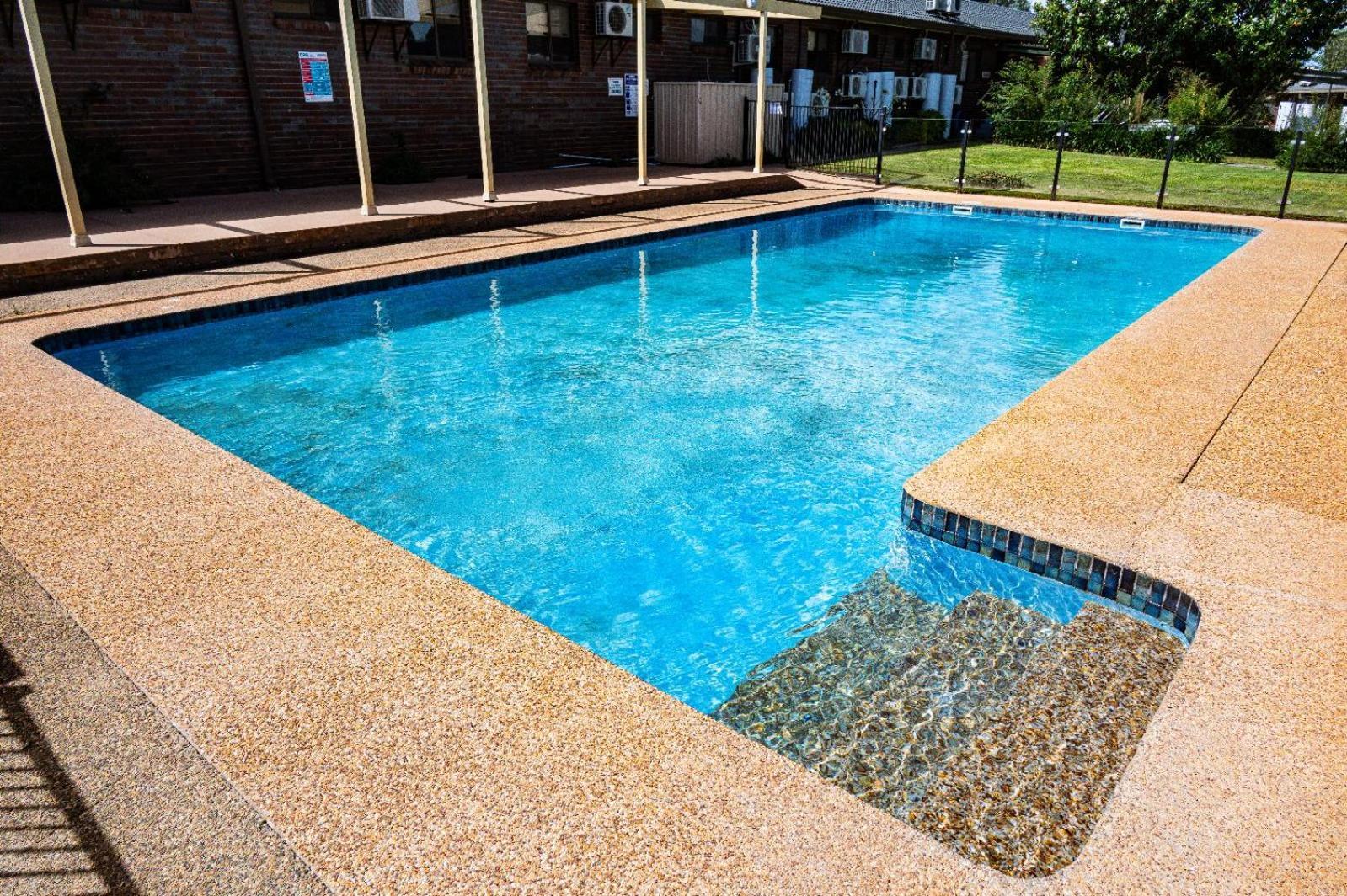 Tumut Valley Motel Pet Friendly Kültér fotó