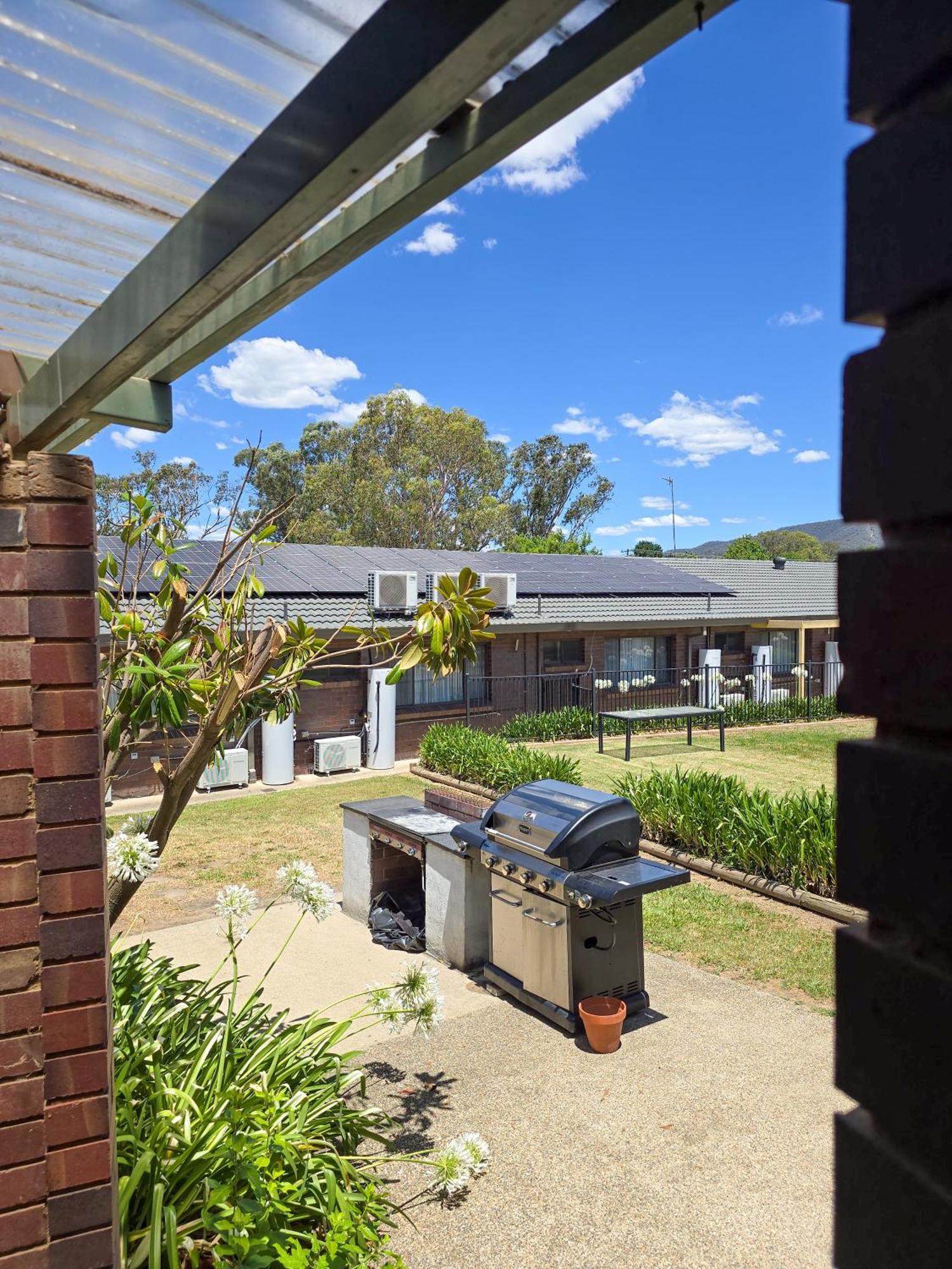 Tumut Valley Motel Pet Friendly Kültér fotó