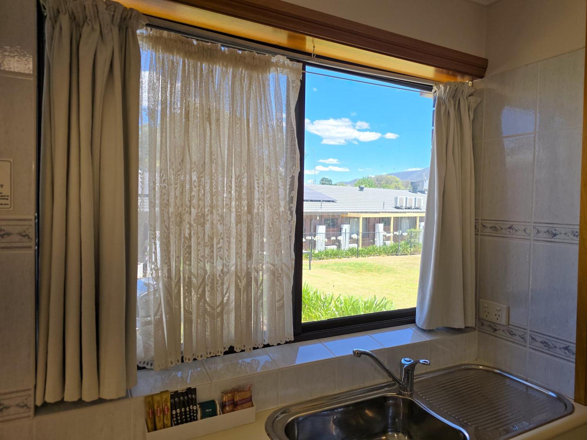 Tumut Valley Motel Pet Friendly Kültér fotó
