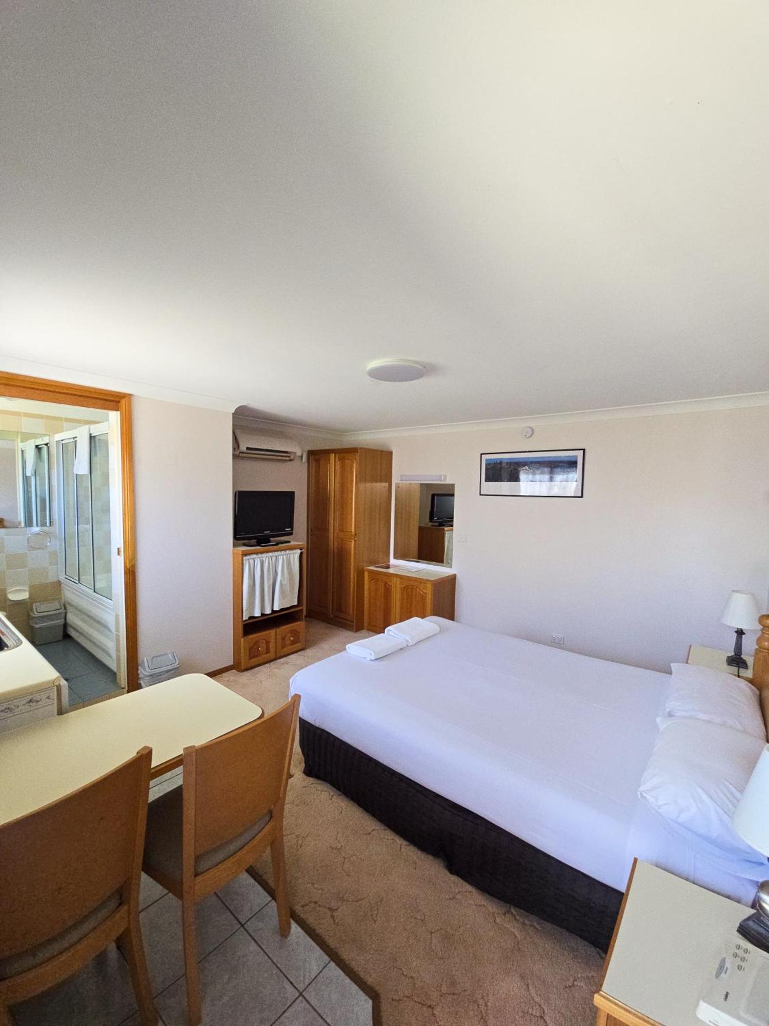 Tumut Valley Motel Pet Friendly Kültér fotó