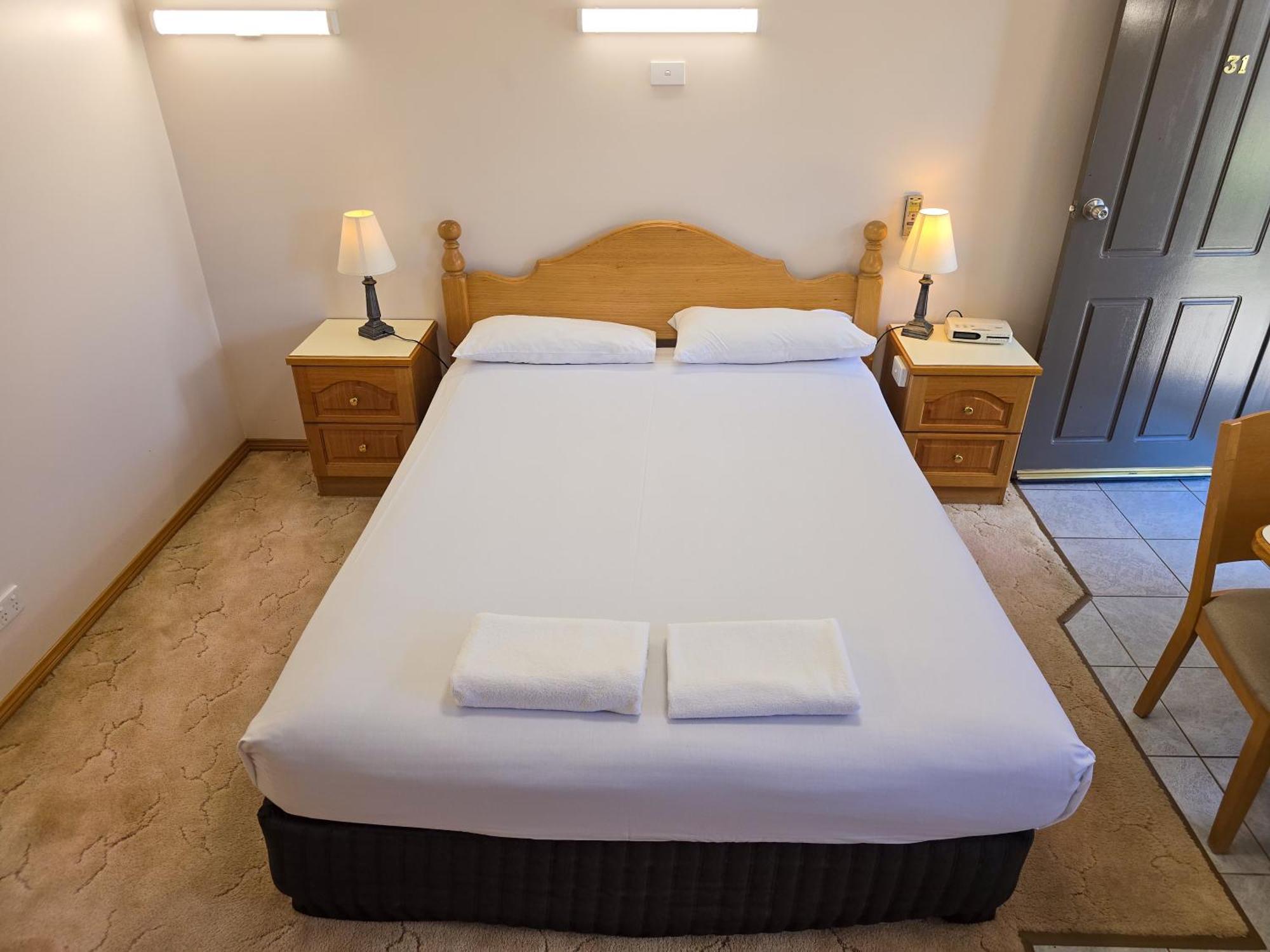 Tumut Valley Motel Pet Friendly Kültér fotó