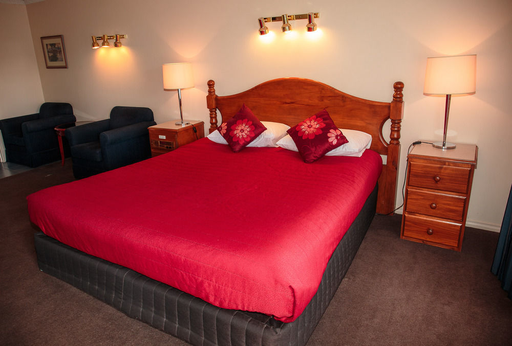 Tumut Valley Motel Pet Friendly Kültér fotó